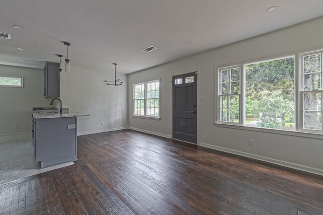 Building Photo - 1080 Ollie Cir NW
