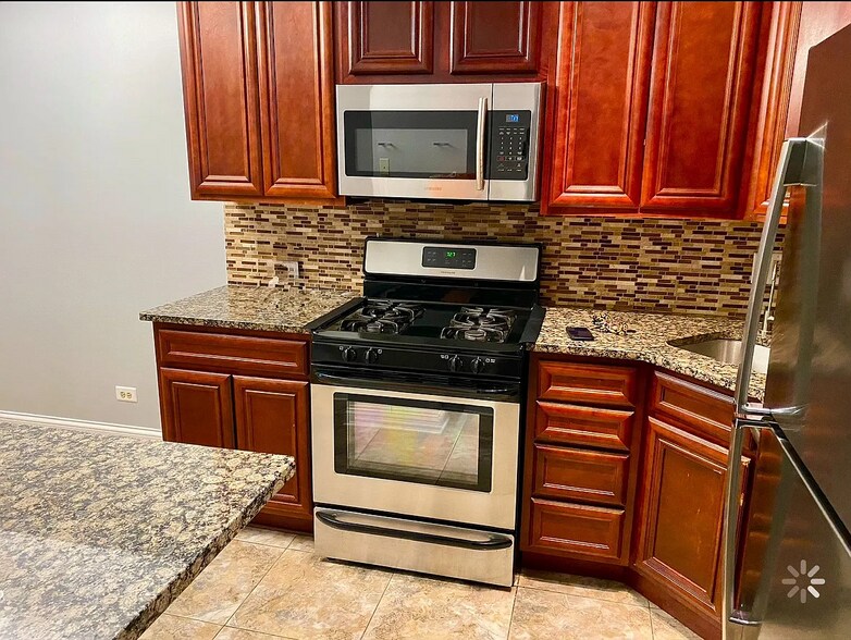 Building Photo - 1309 Cranbrook Ct