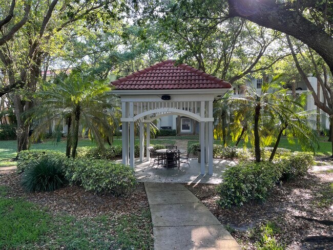 Building Photo - 5024 Lantana Rd