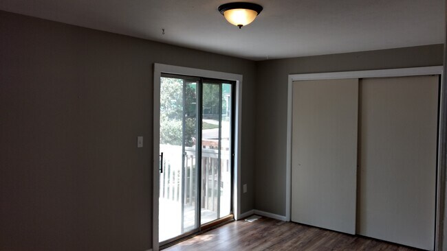 Building Photo - 3 Bed 2 Bath Townhome in Lafayette. NEW PAINT, REMODELLED BATH.