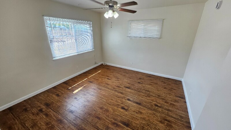 Building Photo - 3021 Carmona Ave