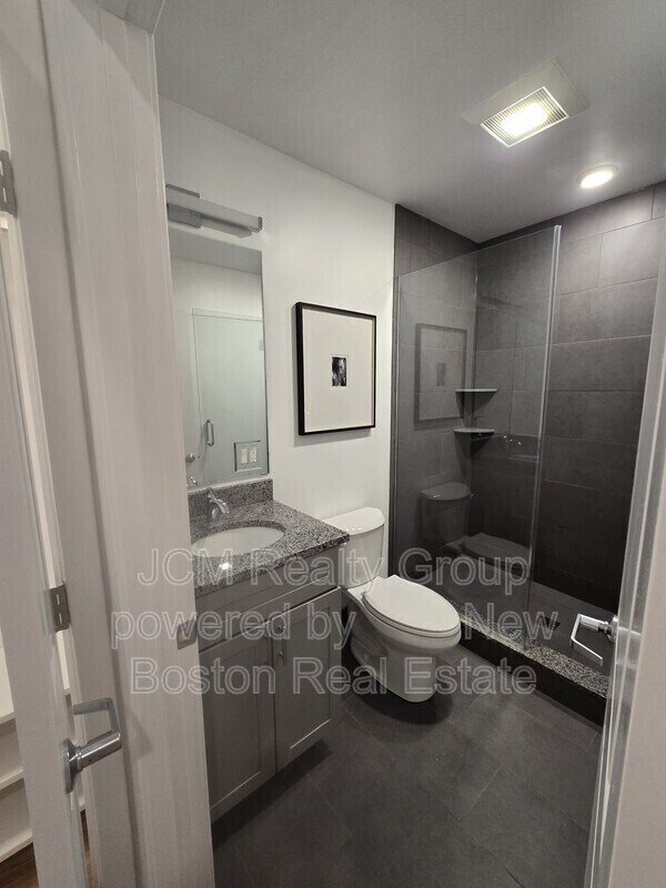 Building Photo - 165 Hawthorne St