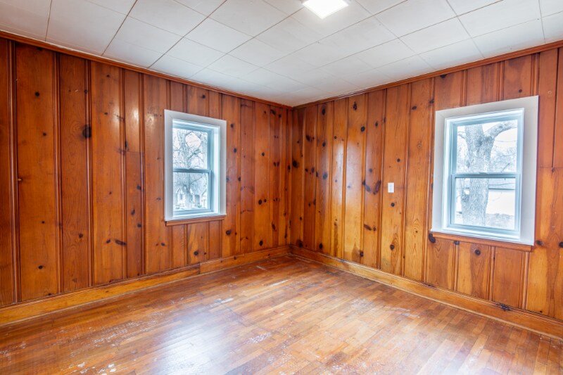 Building Photo - 601 Riverview Dr