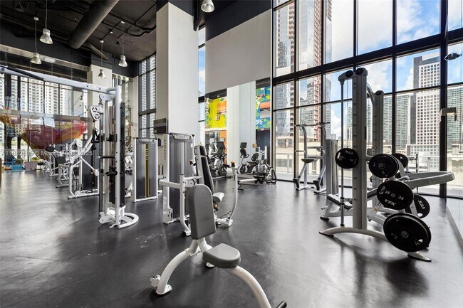 Building Photo - 1010 Brickell Ave