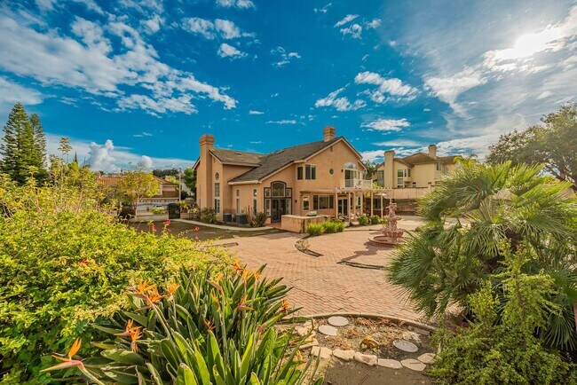 Building Photo - Prestige Luxury Single 5bed 3bath House