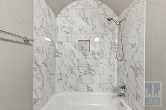 Building Photo - 420 Torrington Dr