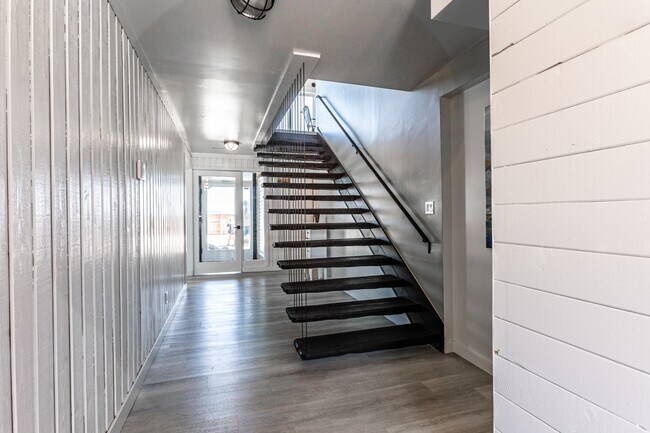 Building Photo - 1455 Edwards Dr