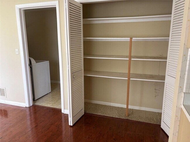 Building Photo - 2060 Attache Ct