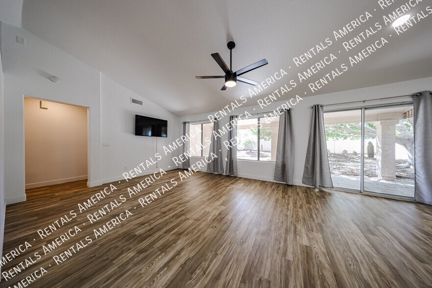 Building Photo - 7323 E Indigo St