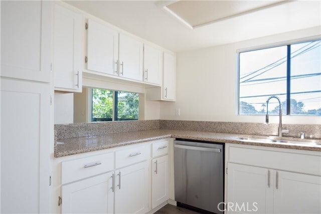 Building Photo - 458 Riverdale Dr