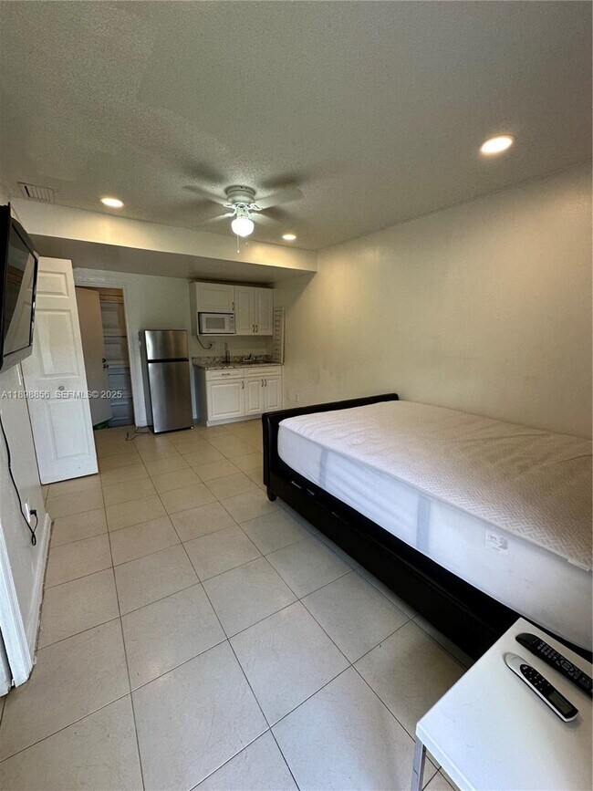 Building Photo - 11050 NW 28th St