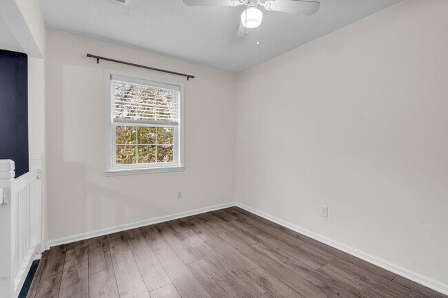 Building Photo - Cute and Cozy 2 bd/1 bath Home in Madison!