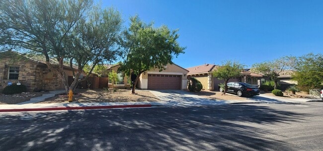 Building Photo - Great single Story Home in Southwest locat...