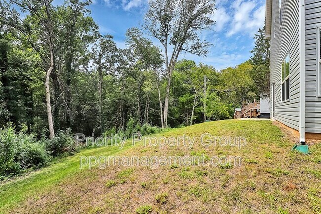 Building Photo - 6618 Riverview Dr