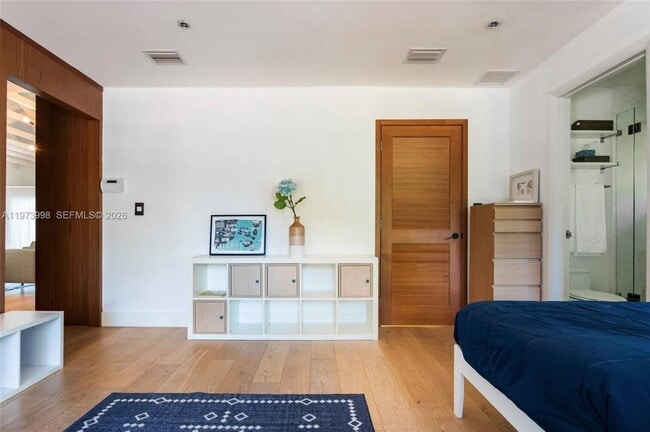 Building Photo - 524 Oleander Dr