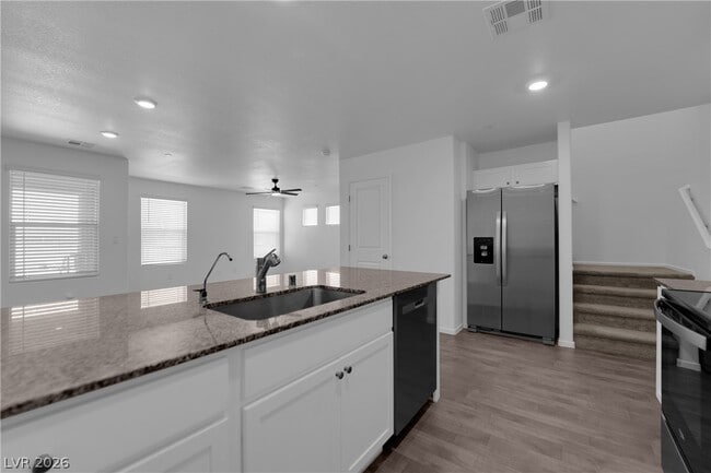 Building Photo - 1114 Scarlet Sparrow St