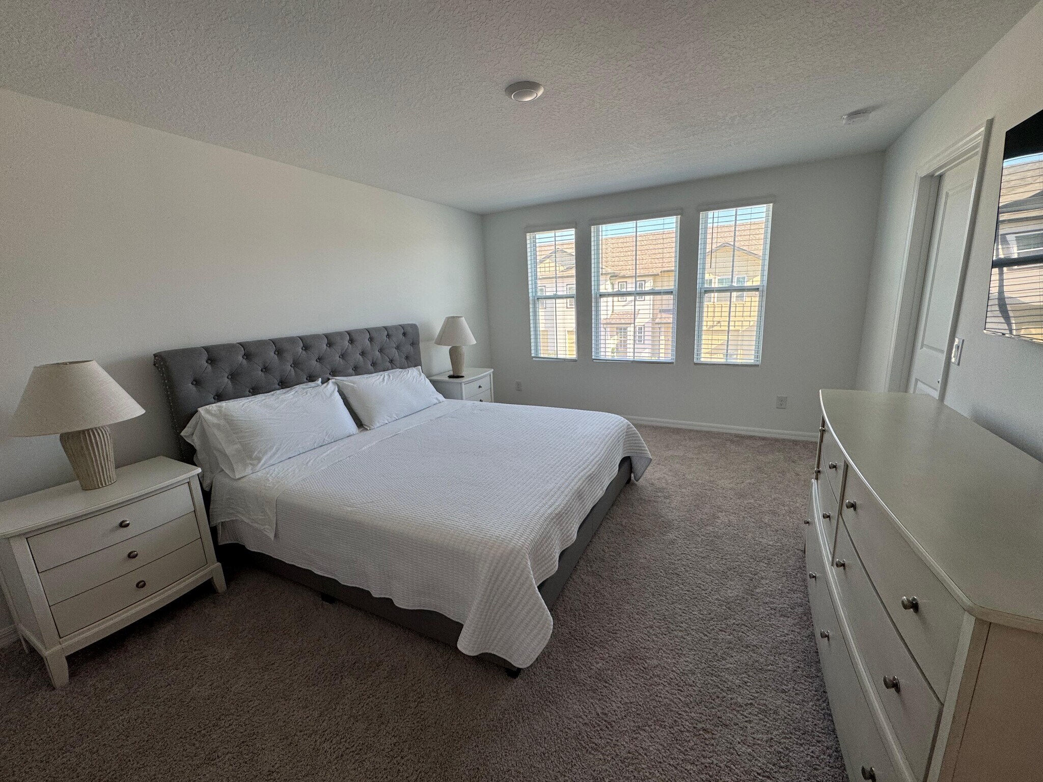 Building Photo - 706 Longboat Dr