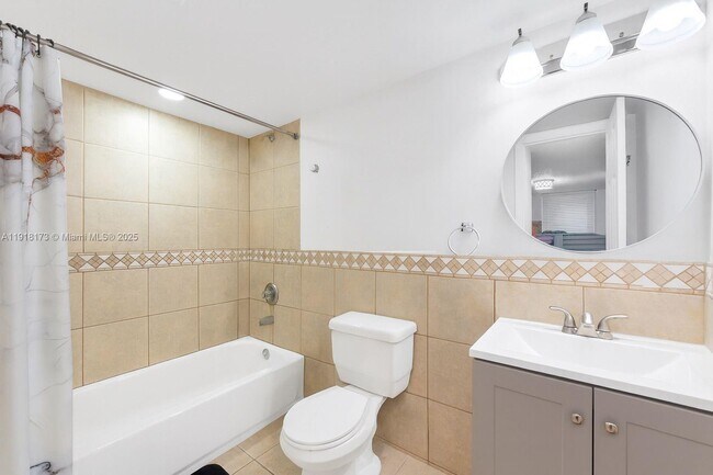 Building Photo - 14415 N Kendall Dr