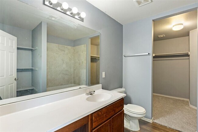 Building Photo - 13244 Beekman Dr