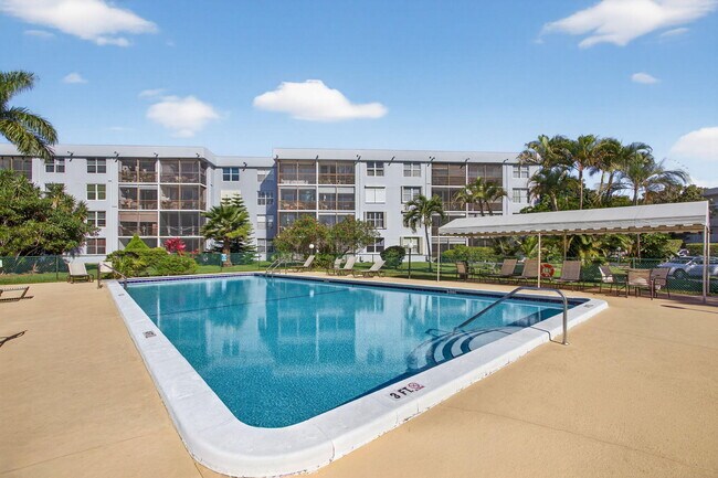 Building Photo - 107 Royal Pk Dr