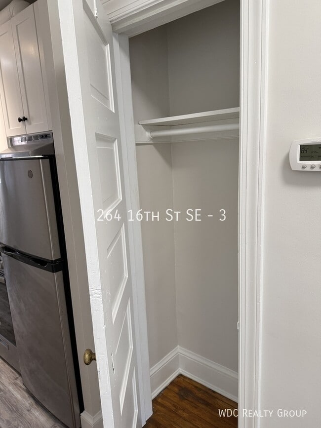 Building Photo - 264 16th St SE