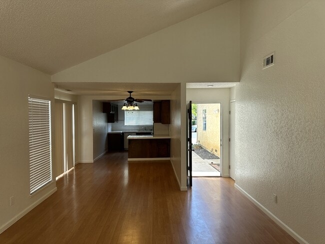 Building Photo - Modesto 3 Bed 2 Bath 2 Car Garage HOA Swim...