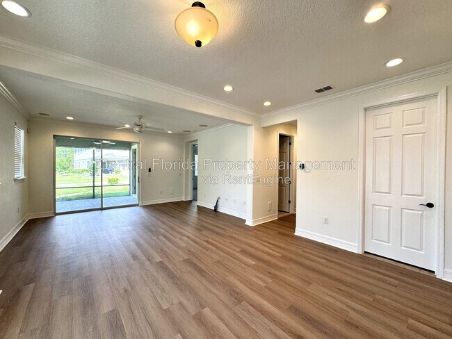 Building Photo - 8998 Fullerwood Ave