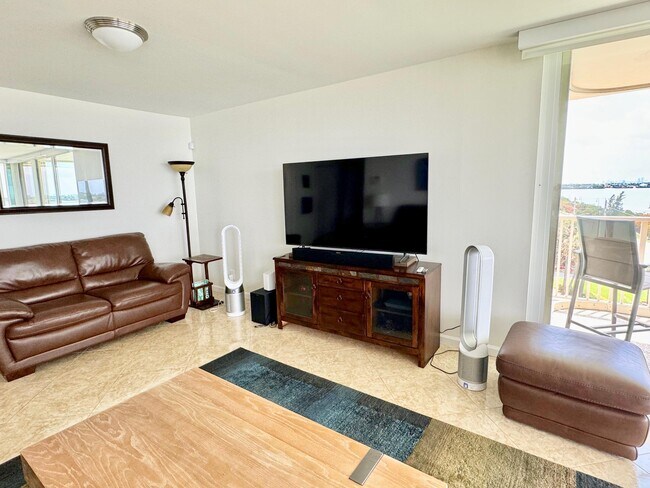 Building Photo - 5480 N Ocean Dr
