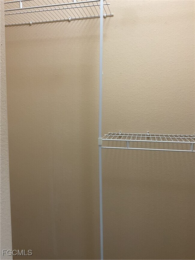 Building Photo - 3920 SE 2nd Pl