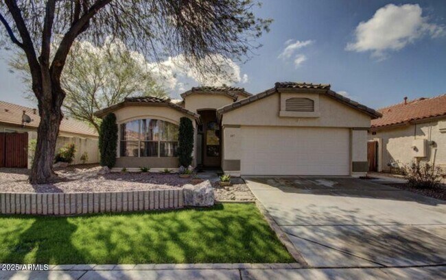 Primary Photo - 12817 W Alvarado Rd
