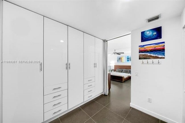 Building Photo - 300 S Biscayne Blvd