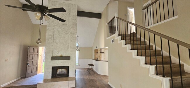 Building Photo - 3511 Meadowcrest Ln