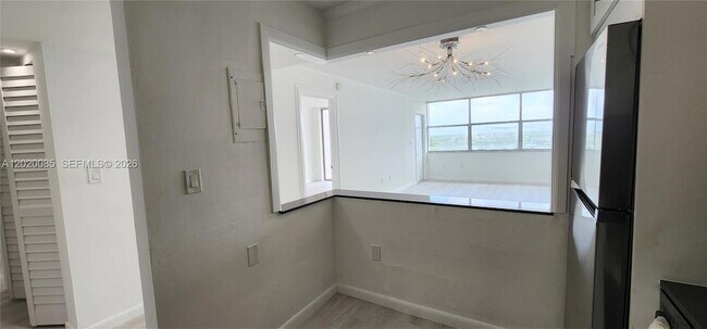Building Photo - 1200 NE Miami Gardens Dr