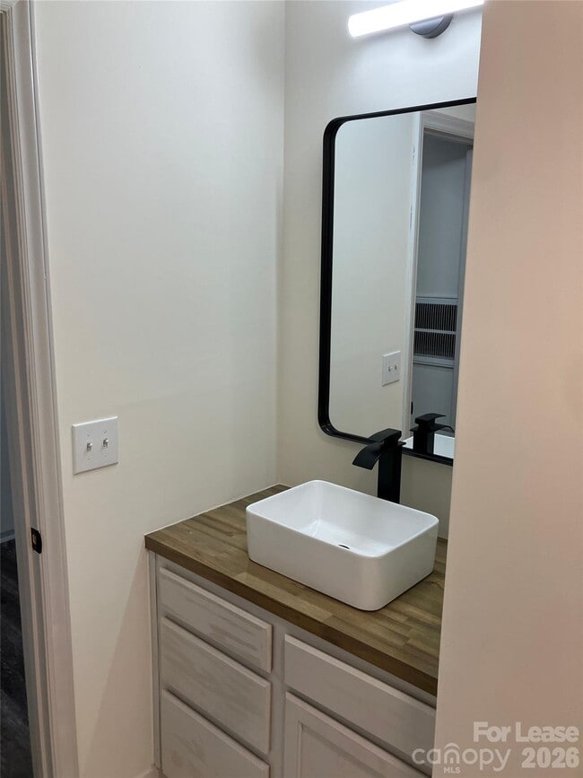 Building Photo - 18809 Vineyard Point Ln