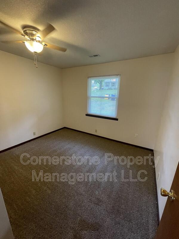 Building Photo - 618 Birch St