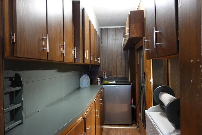 Building Photo - 304 Massachusetts Ave