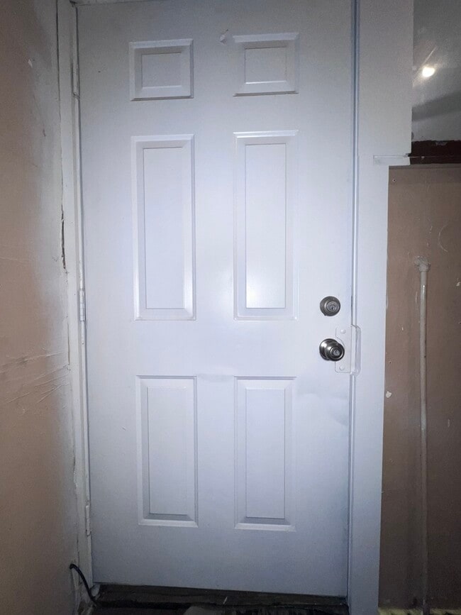 Building Photo - 8919 S Muskegon Ave