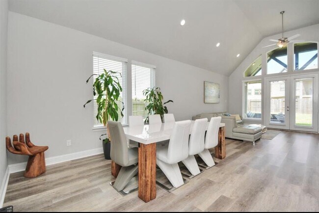 Building Photo - 8707 Morris Wds Dr