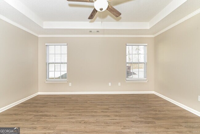 Building Photo - 8560 Guthrie Dr