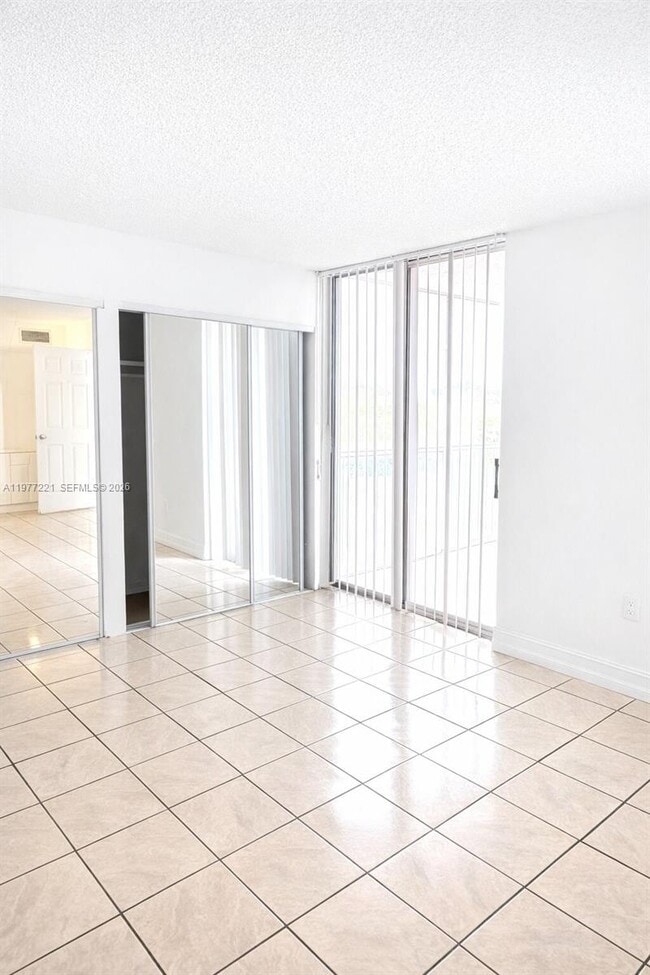 Building Photo - 19805 SW 114th Ave