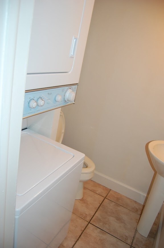 Building Photo - 4013 N Ocean Dr