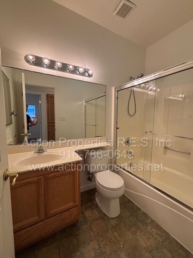 Building Photo - Action Properties Offering Immaculate Highland Reserve 4 Bedroom 2 Bath, 1581 sqft, New Paint and...