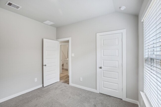 Building Photo - 3030 Marble Wy