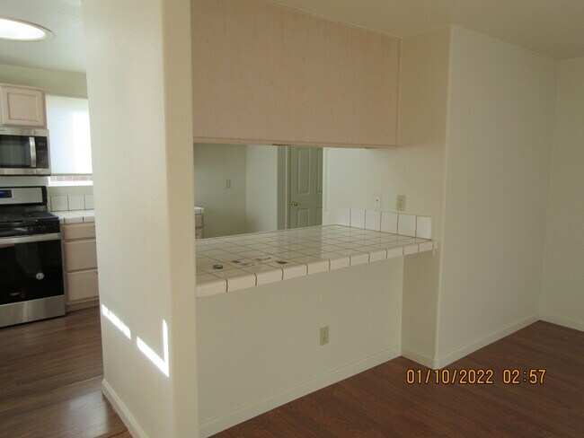 Building Photo - 1011 Sunburst Dr
