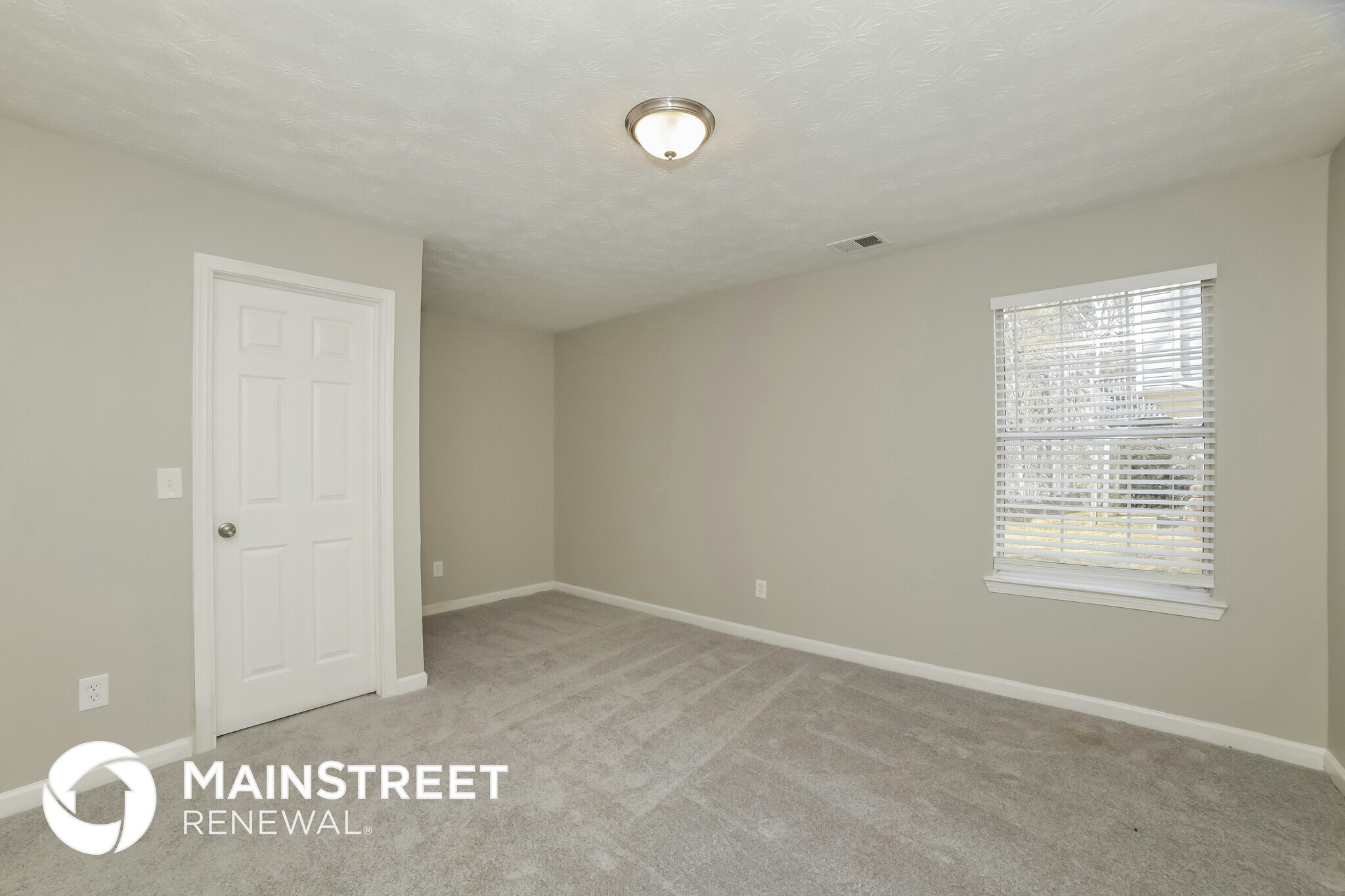 Building Photo - 4056 Robin Cir