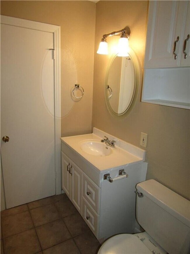 Building Photo - East Austin 3x2 Home Near Downtown & UT