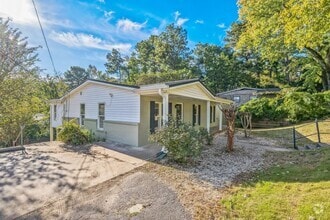 Building Photo - 2161 Chapel Hill Rd