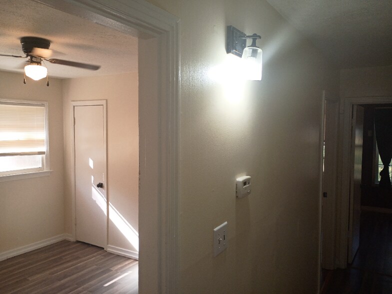 Building Photo - 3112 Revere St