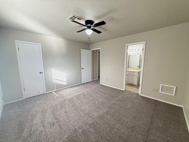 Building Photo - 242 Barrett Pl