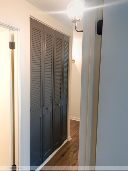 Building Photo - 156 Drummers Ln